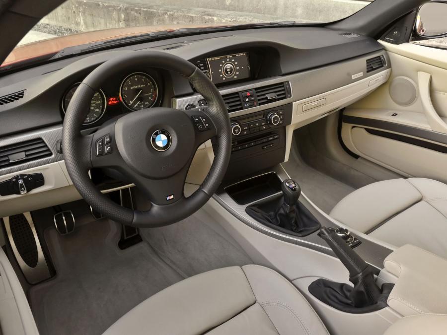  BMW 335is Coupe 2010 года  (US) (фото 2 из 16)